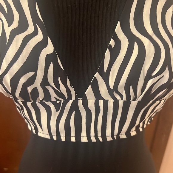 Halter top - Picture 2 of 5